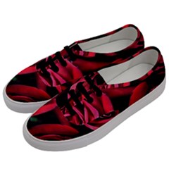 Red Roses Men s Classic Low Top Sneakers