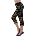 Seamless Pattern Abstract Lightweight Velour Capri Leggings  View3