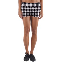 Square Diagonal Pattern Seamless Yoga Shorts by Sapixe