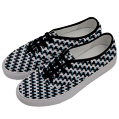 Massaging Kitties Houndstooth Pattern Men s Classic Low Top Sneakers by emilyzragz