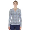 Amphibians Hopping Houndstooth Pattern V-Neck Long Sleeve Top View1