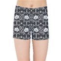 Pattern Pumpkin Spider Vintage gothic Halloween black and white Kids Sports Shorts View1