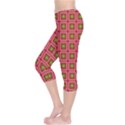 Christmas Paper Wrapping Capri Leggings  View3