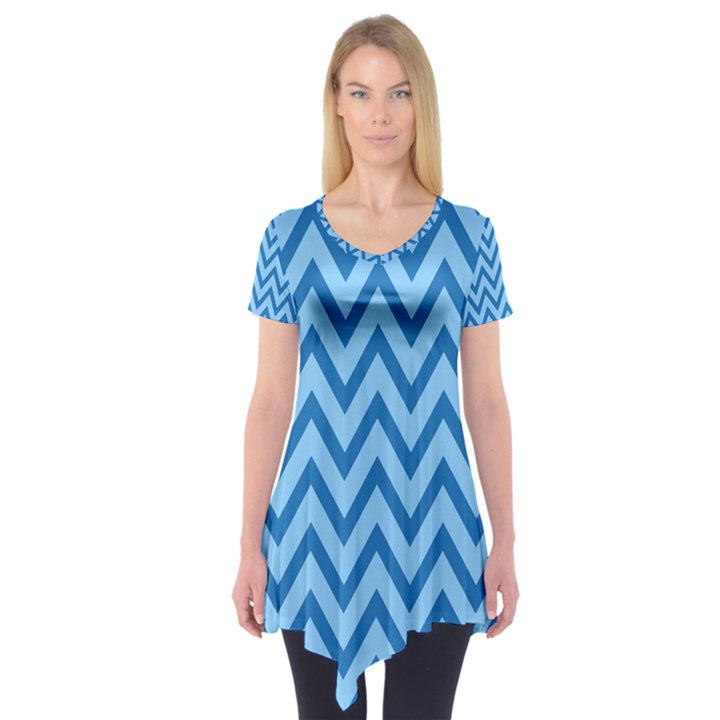 Blue Chevron Background Abstract Pattern Short Sleeve Tunic 