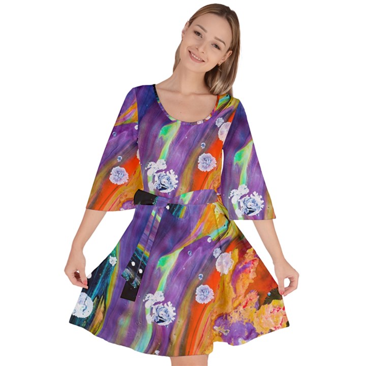 Abstract Modern Detail Color Velour Kimono Dress