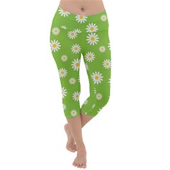 Daisy Flowers Floral Wallpaper Lightweight Velour Capri Yoga Leggings