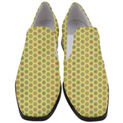 A Hexagonal Pattern Slip On Heel Loafers