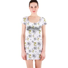 No Step On Snek Do Not Bubble Speech Pattern White Background Meme Short Sleeve Bodycon Dress by snek