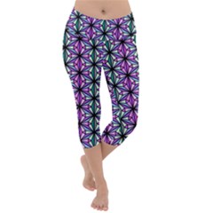 Geometric Patterns Triangle Seamless Lightweight Velour Capri Yoga Leggings