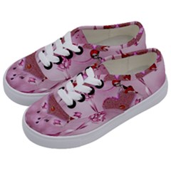 Cute Little Girl With Heart Kids  Classic Low Top Sneakers by FantasyWorld7