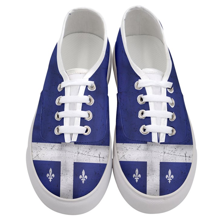 Flag Quebec Drapeau grunge fleur de lys blue and white Women s Classic Low Top Sneakers