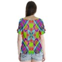 Farbenpracht Kaleidoscope Pattern V-Neck Flutter Sleeve Top View2