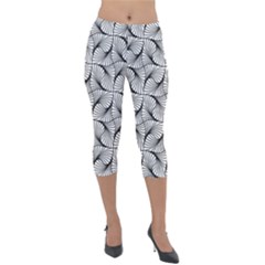 Abstract Seamless Pattern Lightweight Velour Capri Leggings 