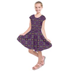 Tile Pattern Background Image Purple Kids  Short Sleeve Dress by Pakrebo