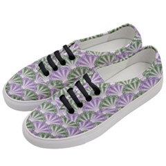 Vintage Scallop Violet Green Pattern Women s Classic Low Top Sneakers