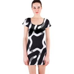 Giant Bold Dark Geometric Print Short Sleeve Bodycon Dress