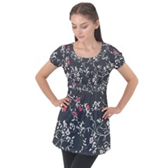 Black And White Floral Pattern Background Puff Sleeve Tunic Top by Sudhe