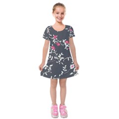 Black And White Floral Pattern Background Kids  Short Sleeve Velvet Dress by Sudhe