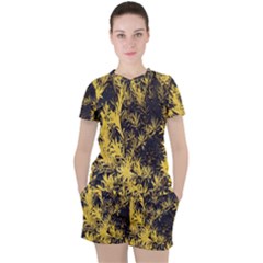 Artistic Yellow Background Women s Tee And Shorts Set