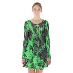 Green Etched Background Long Sleeve Velvet V-neck Dress