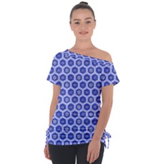 Hexagonal Pattern Unidirectional Blue Tie-up Tee