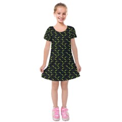 Geckos Pattern Kids  Short Sleeve Velvet Dress