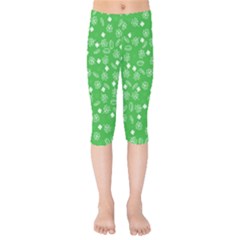 St Patricks Day Pattern Kids  Capri Leggings  by Valentinaart