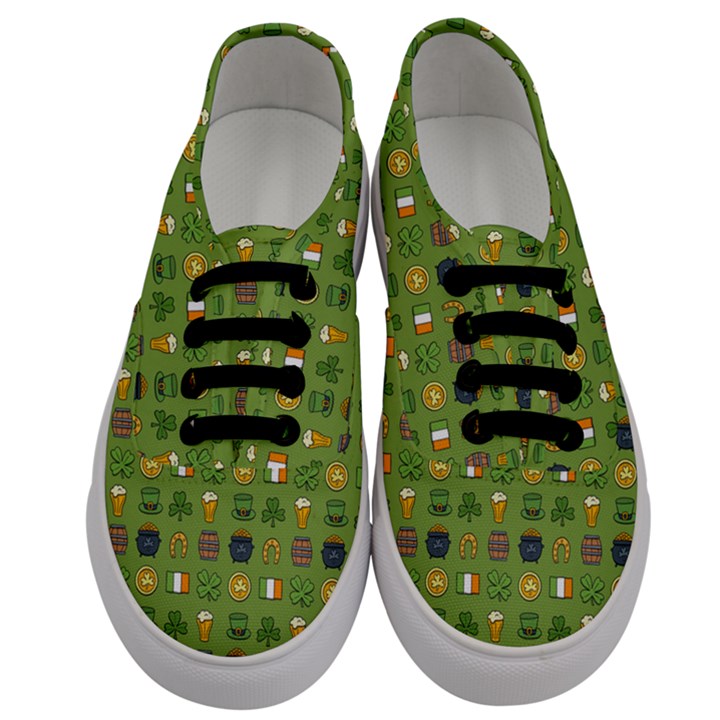 St Patricks day pattern Men s Classic Low Top Sneakers