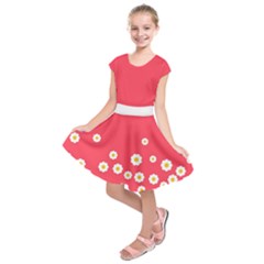 Flowers White Daisies Pattern Red Background Flowers White Daisies Pattern Red Bottom Kids  Short Sleeve Dress by genx