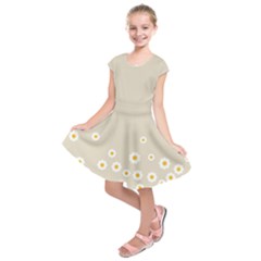 White Daisies Flower Pattern On Vintage Pastel Beige Background Retro Style Kids  Short Sleeve Dress by genx