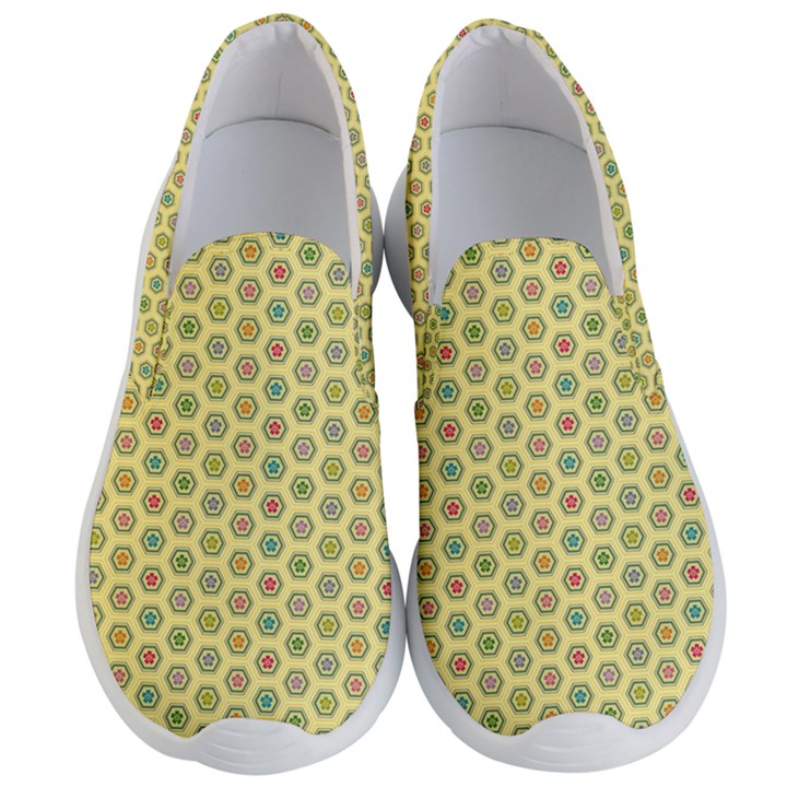 A Hexagonal Pattern Unidirectional Men s Lightweight Slip Ons