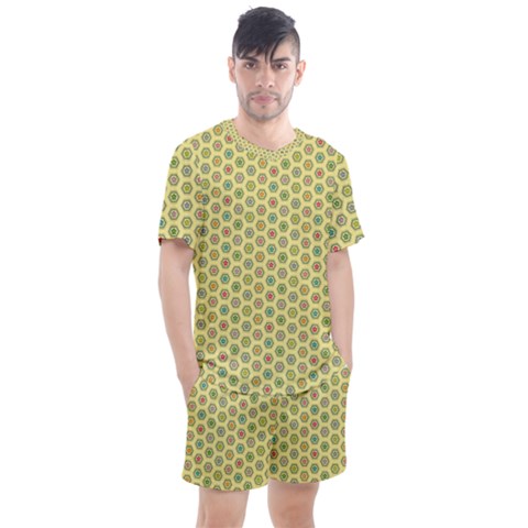 A Hexagonal Pattern Unidirectional Men s Mesh Tee And Shorts Set by Pakrebo