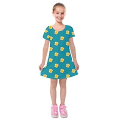 Toast With Cheese Funny Retro Pattern Turquoise Green Background Kids  Short Sleeve Velvet Dress by genx