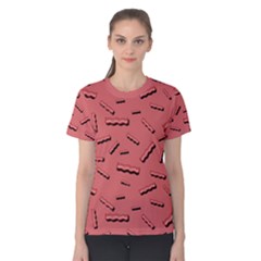 Funny Bacon Slices Pattern infidel vintage red meat background  Women s Cotton Tee