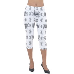 Black And White Ethnic Design Print Lightweight Velour Capri Leggings 