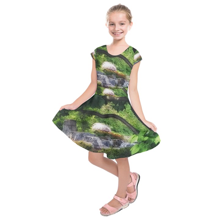 Chicago Garden of the Phoenix Kids  Short Sleeve Dress