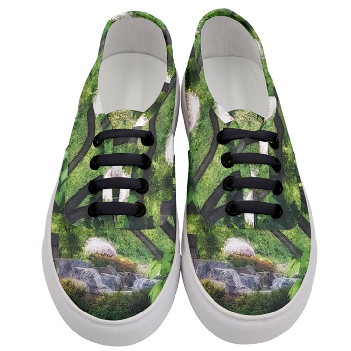 Chicago Garden of the Phoenix Women s Classic Low Top Sneakers