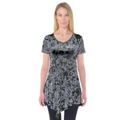 Queen Annes Lace Original Short Sleeve Tunic  by okhismakingart