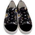 Black And White With Daisies Men s Low Top Canvas Sneakers View1