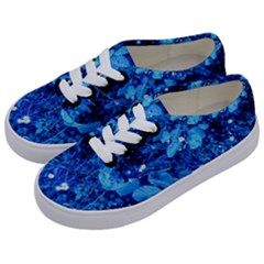 Blue Daisies Kids  Classic Low Top Sneakers by okhismakingart