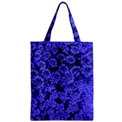 Blue Queen Anne s Lace (up Close) Zipper Classic Tote Bag by okhismakingart