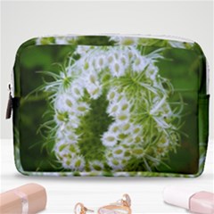 Green Closing Queen Annes Lace Make Up Pouch (medium)