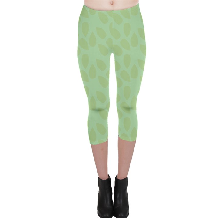 Leaves - light green Capri Leggings 