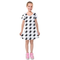 Yin Yang Pattern Kids  Short Sleeve Velvet Dress