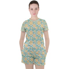 Seamless Pattern Floral Pastels Women s Tee And Shorts Set