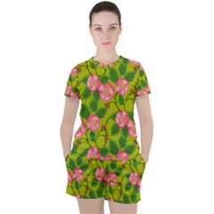 Roses Flowers Pattern Bud Pink Women s Tee And Shorts Set