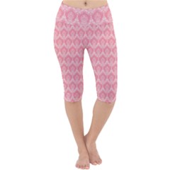 Damask Floral Design Seamless Lightweight Velour Cropped Yoga Leggings