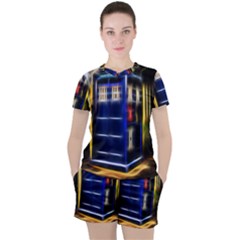 Famous Blue Police Box Women s Tee And Shorts Set