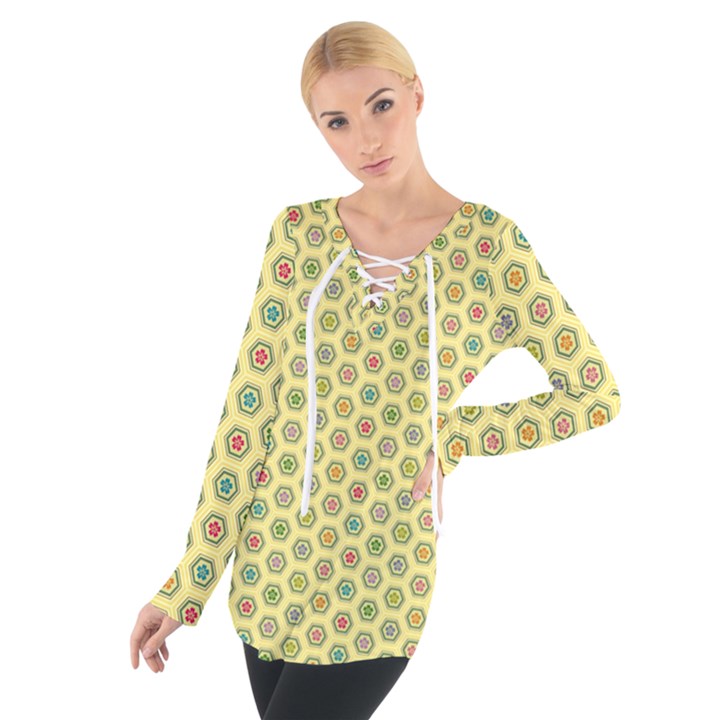 Hexagonal Pattern Unidirectional Yellow Tie Up Tee