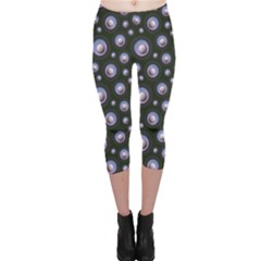 Seamless Pattern Background Circle Capri Leggings 